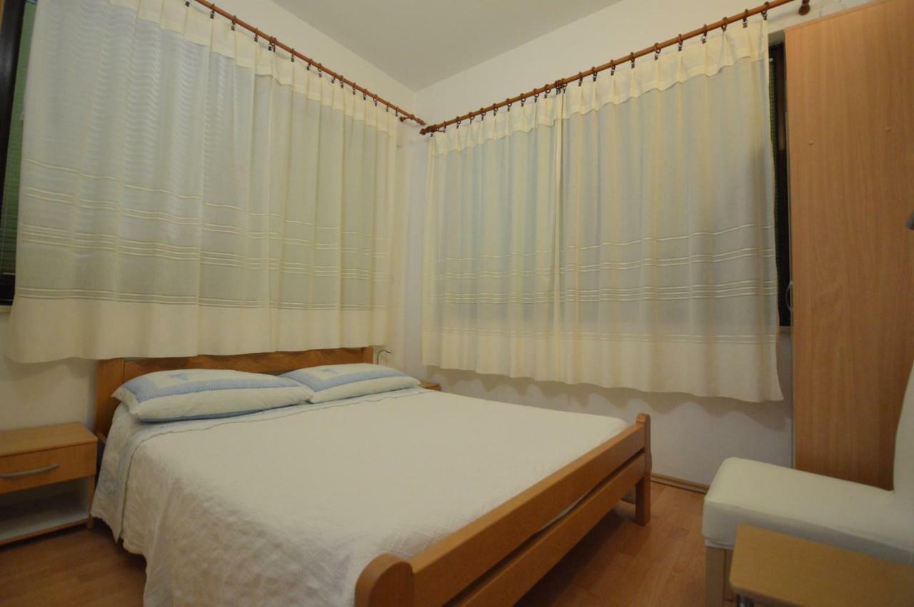 Apartment "Monte" Pola Esterno foto