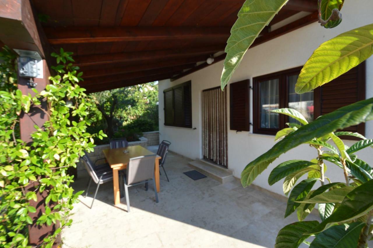 Apartment "Monte" Pola Esterno foto